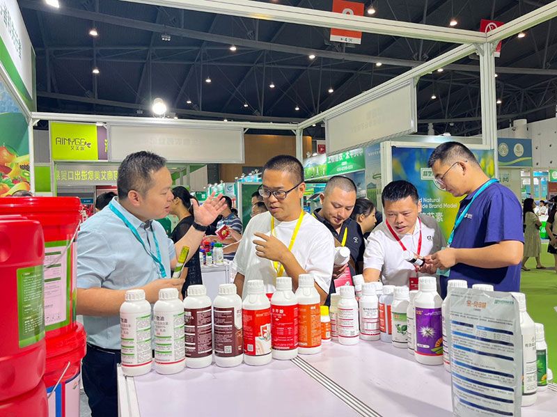 新朝陽綠色生物科技亮相西部植?！半p交會”與第八屆綠色農(nóng)藥博覽會